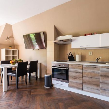 Quiet & Modern Maisonette Warna Exterior foto